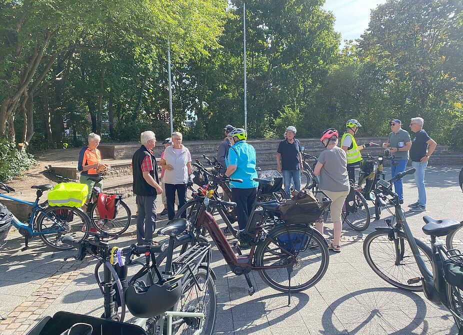 Radtour durch die Hildesheimer Börde - Treffpunkt Rathausplatz Lehrte Radtour durch die Hildesheimer Börde - Treffpunkt Rathausplatz Lehrte
