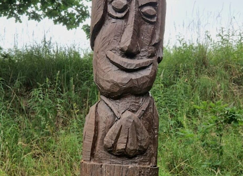 Das Gleisbett der Lamme Talbahn wurde asphaltiert und (teilweise) zum Radweg der Kunst umgestaltet....sehr schön Das Gleisbett der Lamme Talbahn wurde asphaltiert und (teilweise) zum Radweg der Kunst umgestaltet....sehr schön